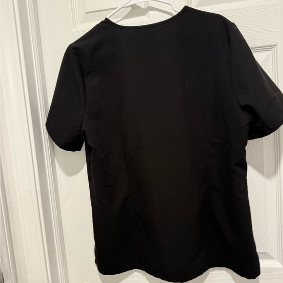 Figs Catarina One-Pocket Black Scrub Top™ Technical Collection Size XL. - Picture 4 of 6